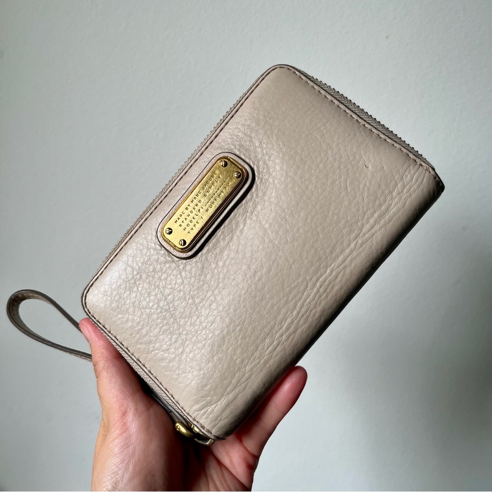 Marc By Marc Jacobs Taupe Leather Wristlet Wallet